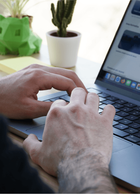 Person who works on the computer